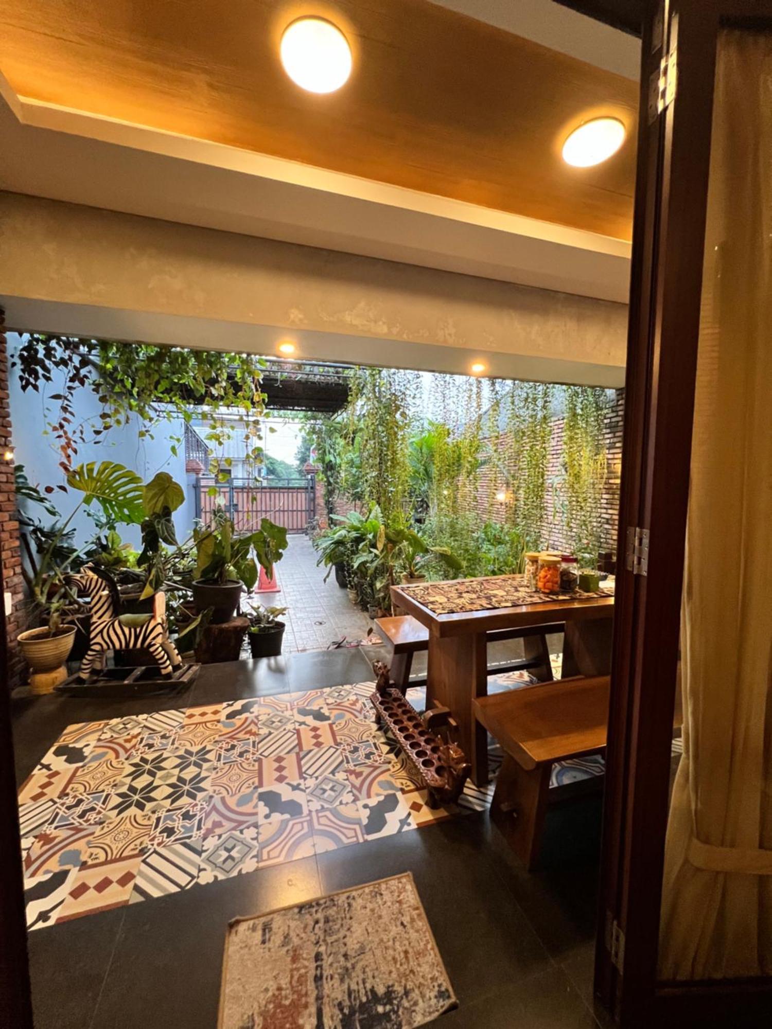 Pendopo Nilam Den Erwin Wisma tamu